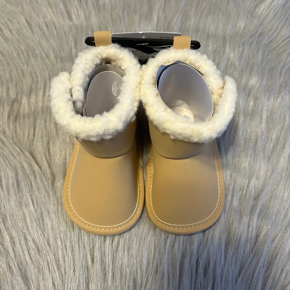 Carter's Child Of Mine Crib Shoes Baby Size 0-3‎ Months Beige Boots Booties